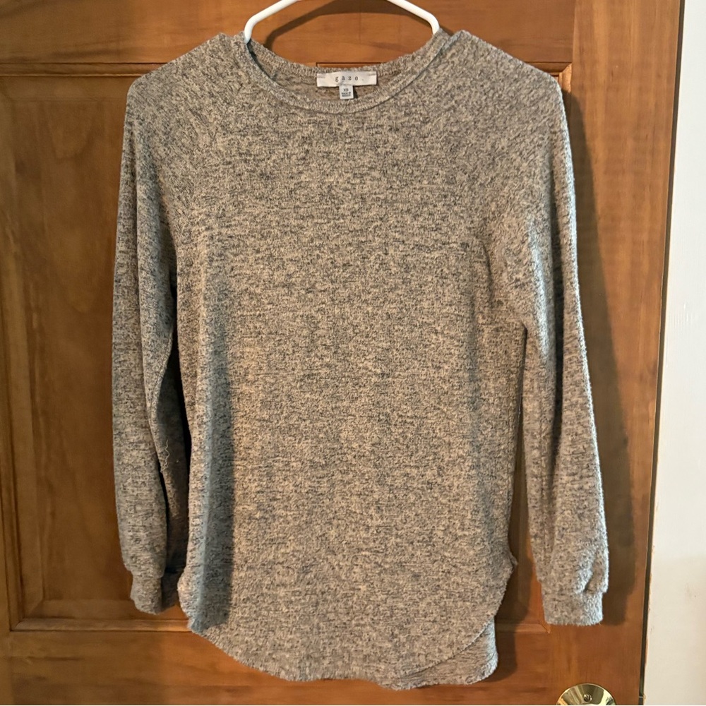 Gaze Heather Gray Crewneck Sweater
